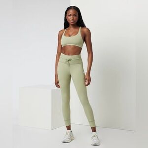 Vuori Workout Set - Sprout Green